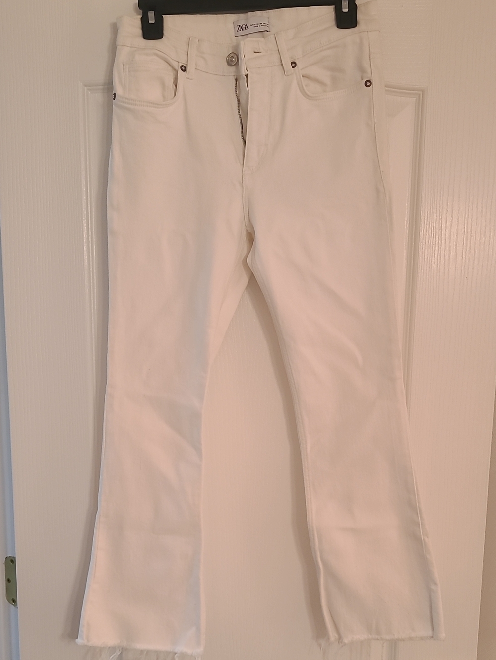 Zara White Cropped Jeans Size 6